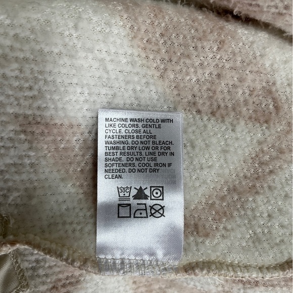 NWOT Liv Outdoor Sherpa coat size medium - Picture 9 of 10